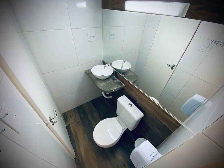 Quarto individual com uma cama de solteiro