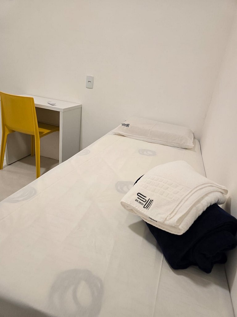 Quarto duplo com duas camas individuais